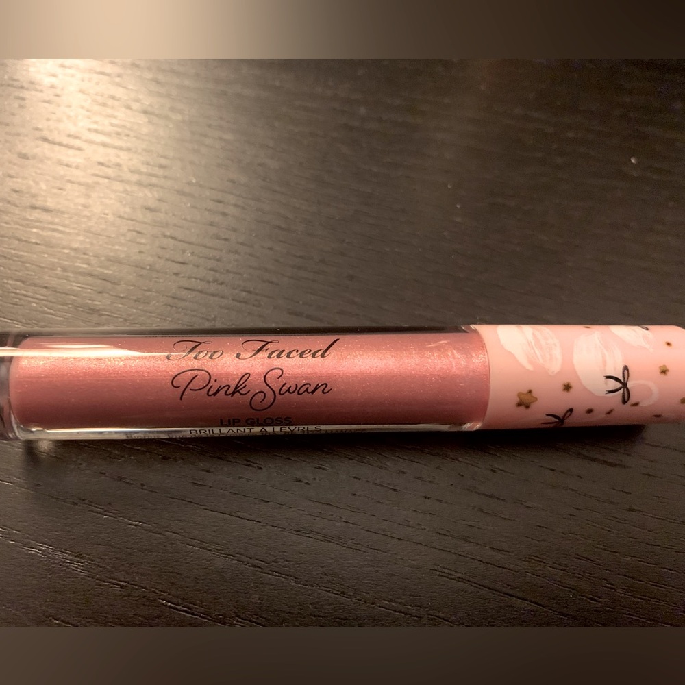 Too Faced Pink Swan lipgloss